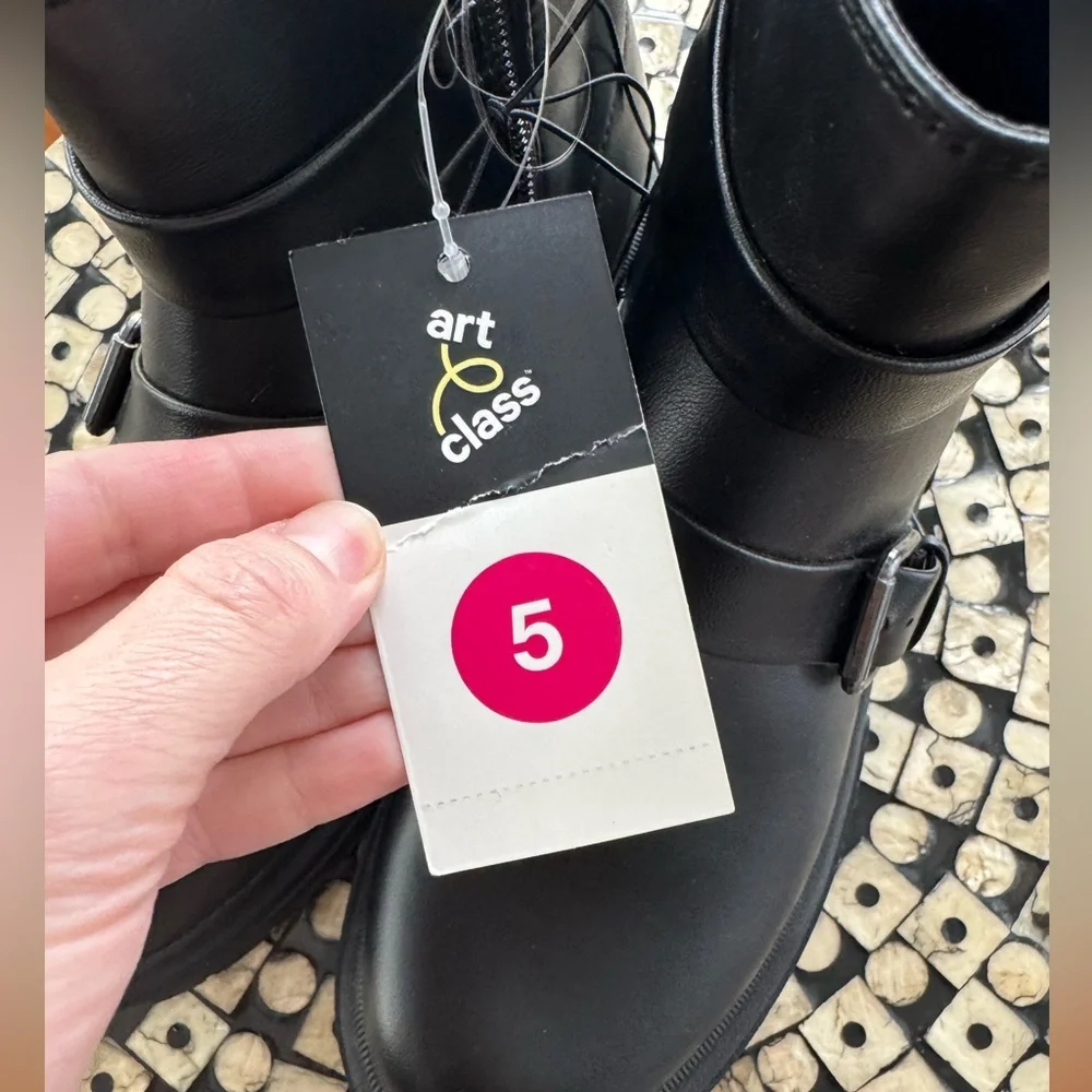 Art Class Black Chunky Sole Moto Boots Ankle Size 5 Girls or Size 7 Women